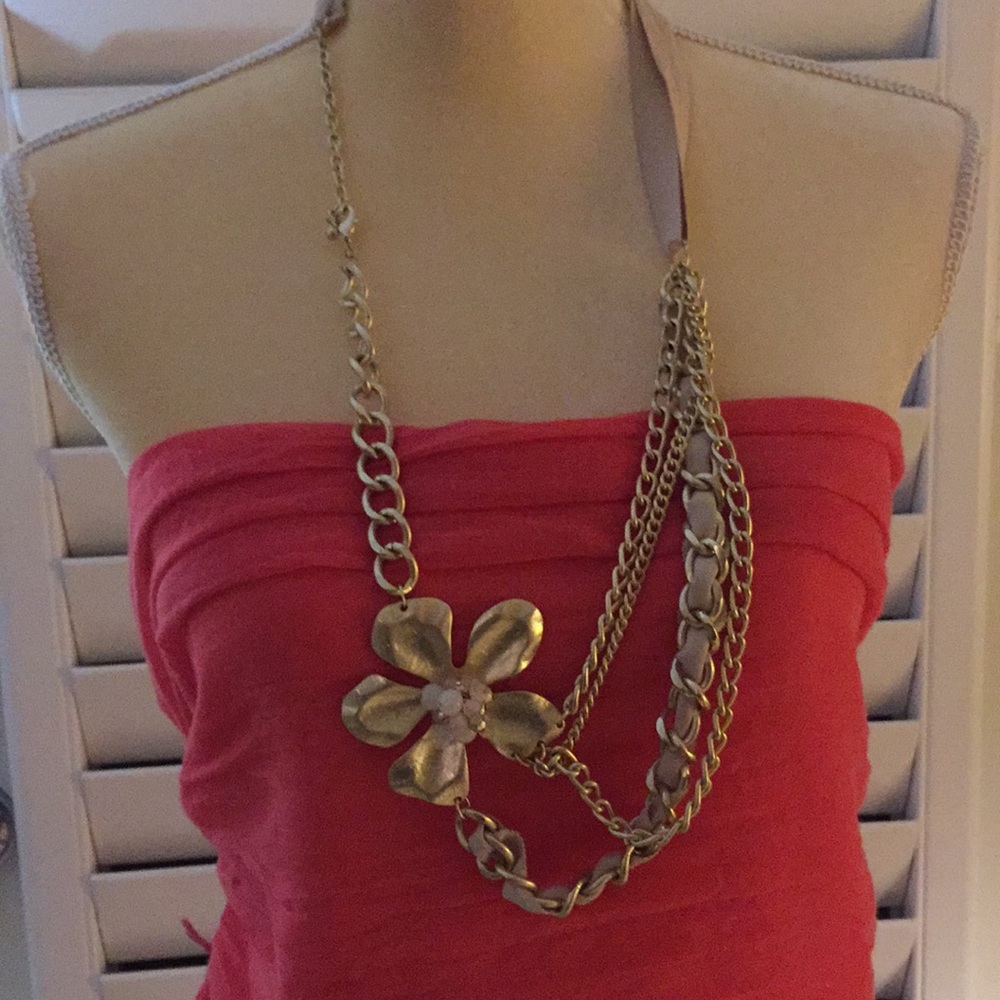 Stella & Dot Flower Statement Necklace